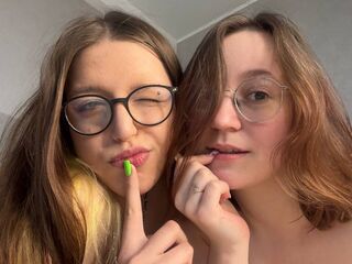 ZeldaAndLynna's Live sex teen Profile Image